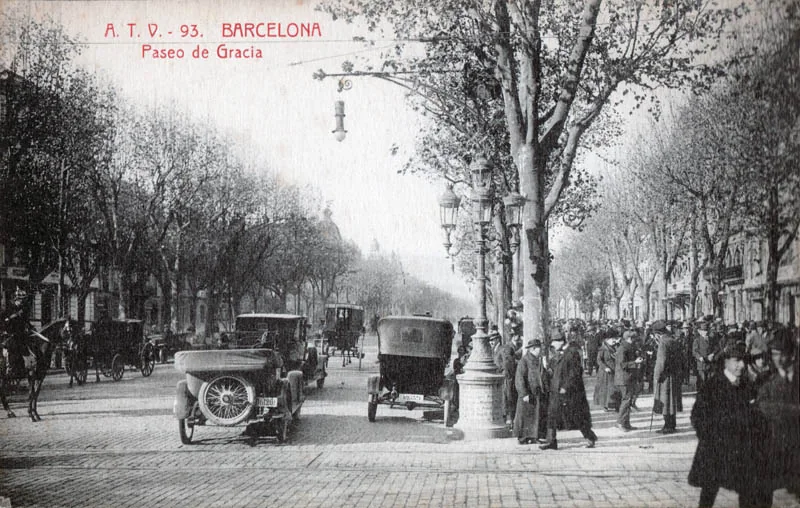 Clic per ampliar fotografia o plànol Postal històrica del Passeig de Gràcia de Barcelona a principis del segle XX