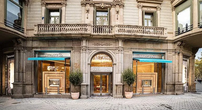 Clic per ampliar fotografia o plànol Edifici de la Joieria Tiffany & Co al Passeig de Gràcia (Casa Francesc Vilumara, obra de Domènec Balet)